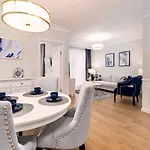 Apartment Faro Nadmorskie Tarasy Deluxe Przy Latarni Morskiej