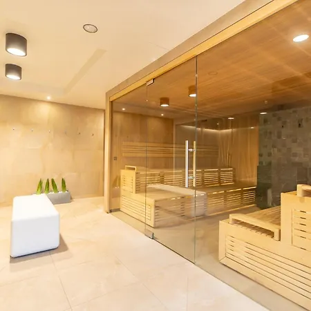 Faro Nadmorskie Tarasy Deluxe Przy Latarni Morskiej * Колобжег