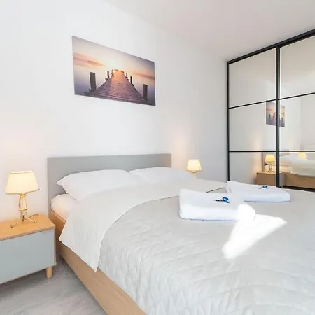 Faro Nadmorskie Tarasy Deluxe Przy Molo Apartament *