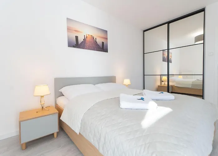 Faro Nadmorskie Tarasy Deluxe Przy Latarni Morskiej Апартаменты *